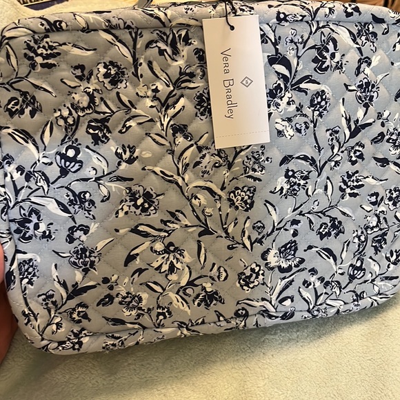 VERA BRADLEY Deluxe Travel organizer. NWT - Picture 6 of 14